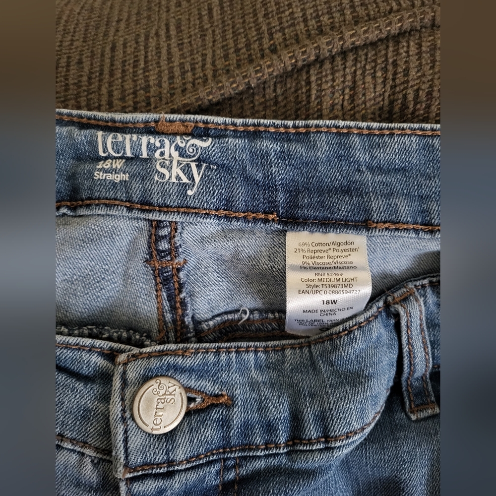 Jeans - Picture 3 of 3